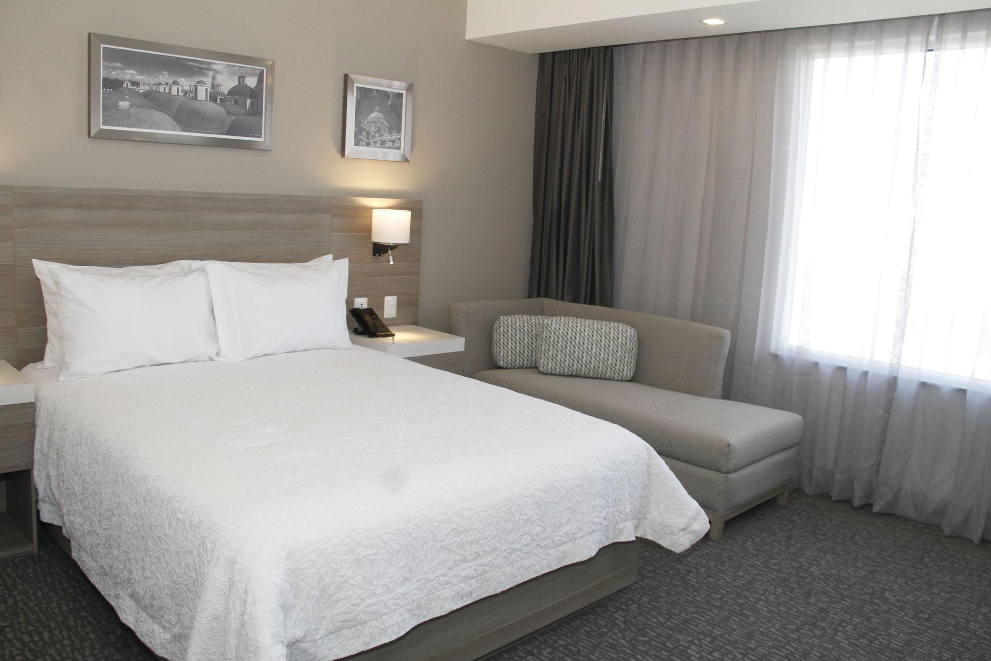 Hampton & By Hilton Hotel Puebla