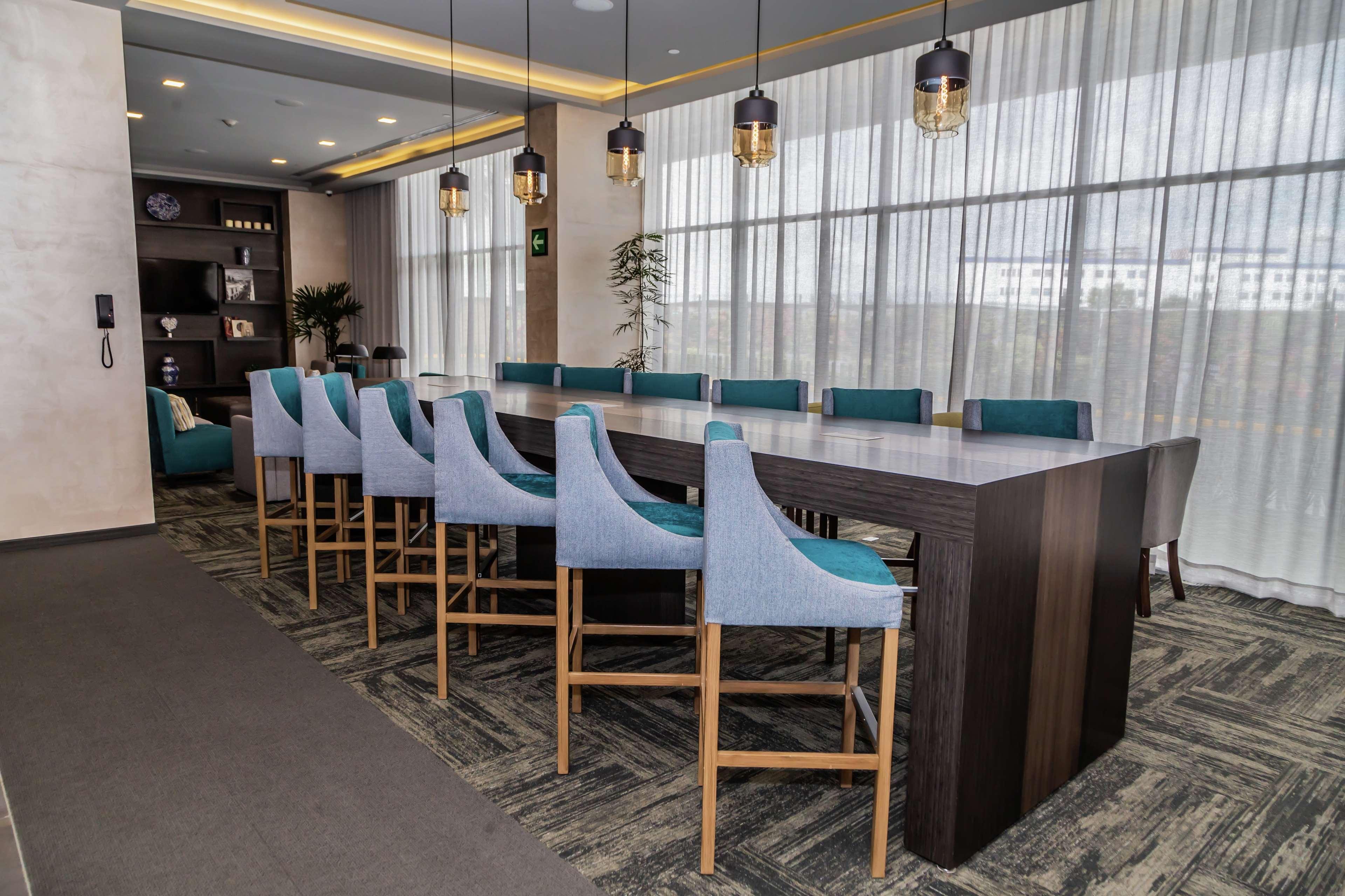 Hampton & By Hilton Hotel