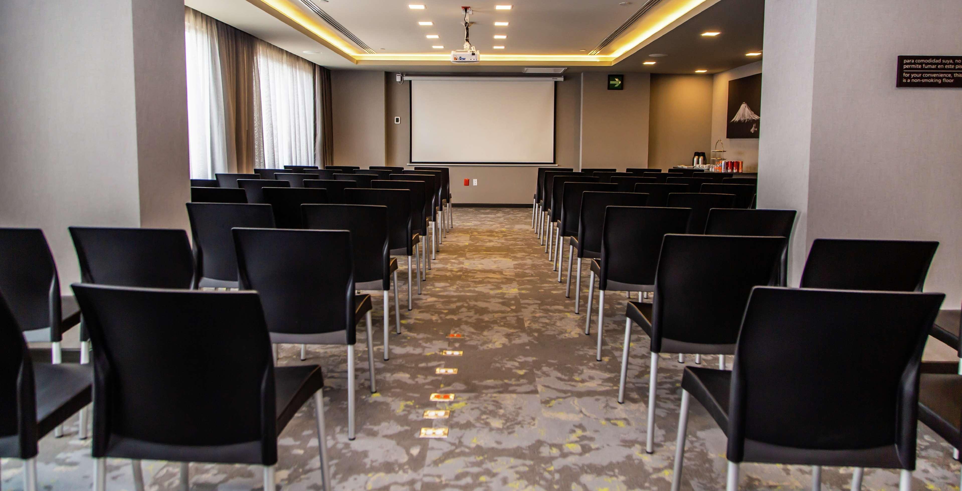 Hampton & By Hilton Puebla