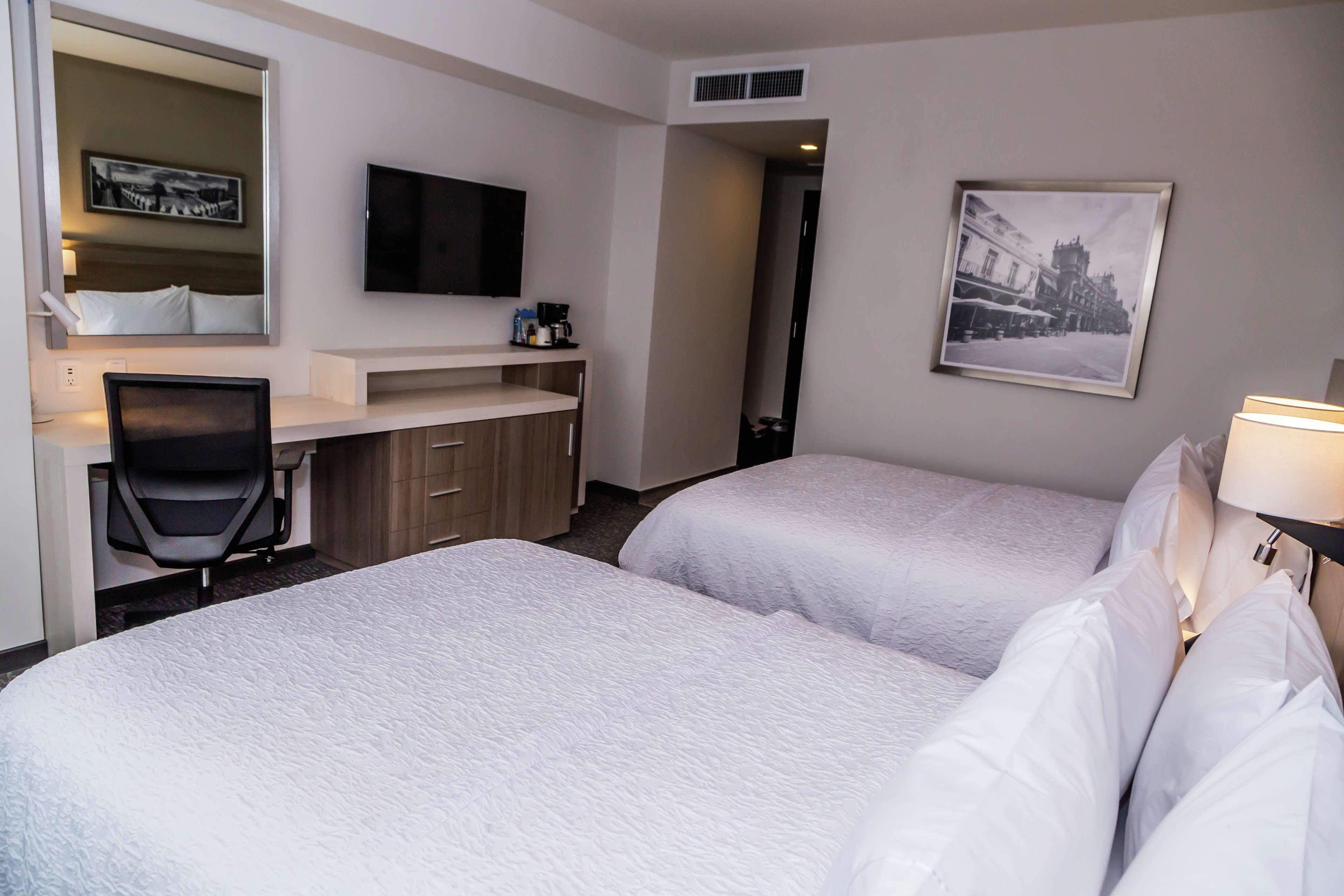 Hotel Hampton & By Hilton Puebla