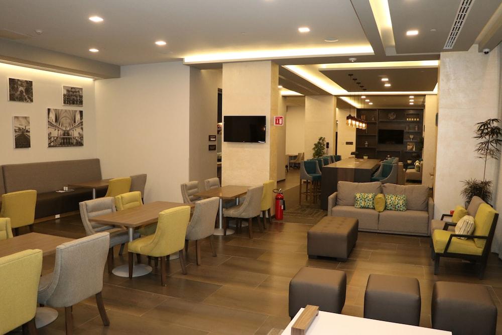 Hampton & By Hilton Hotel