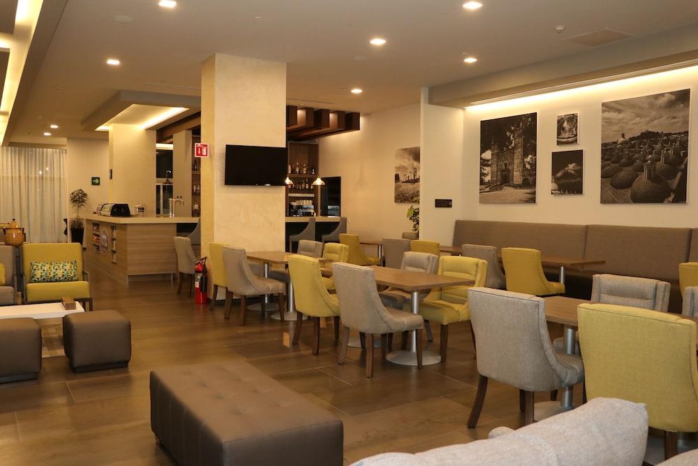 Hampton & By Hilton Hotel Puebla