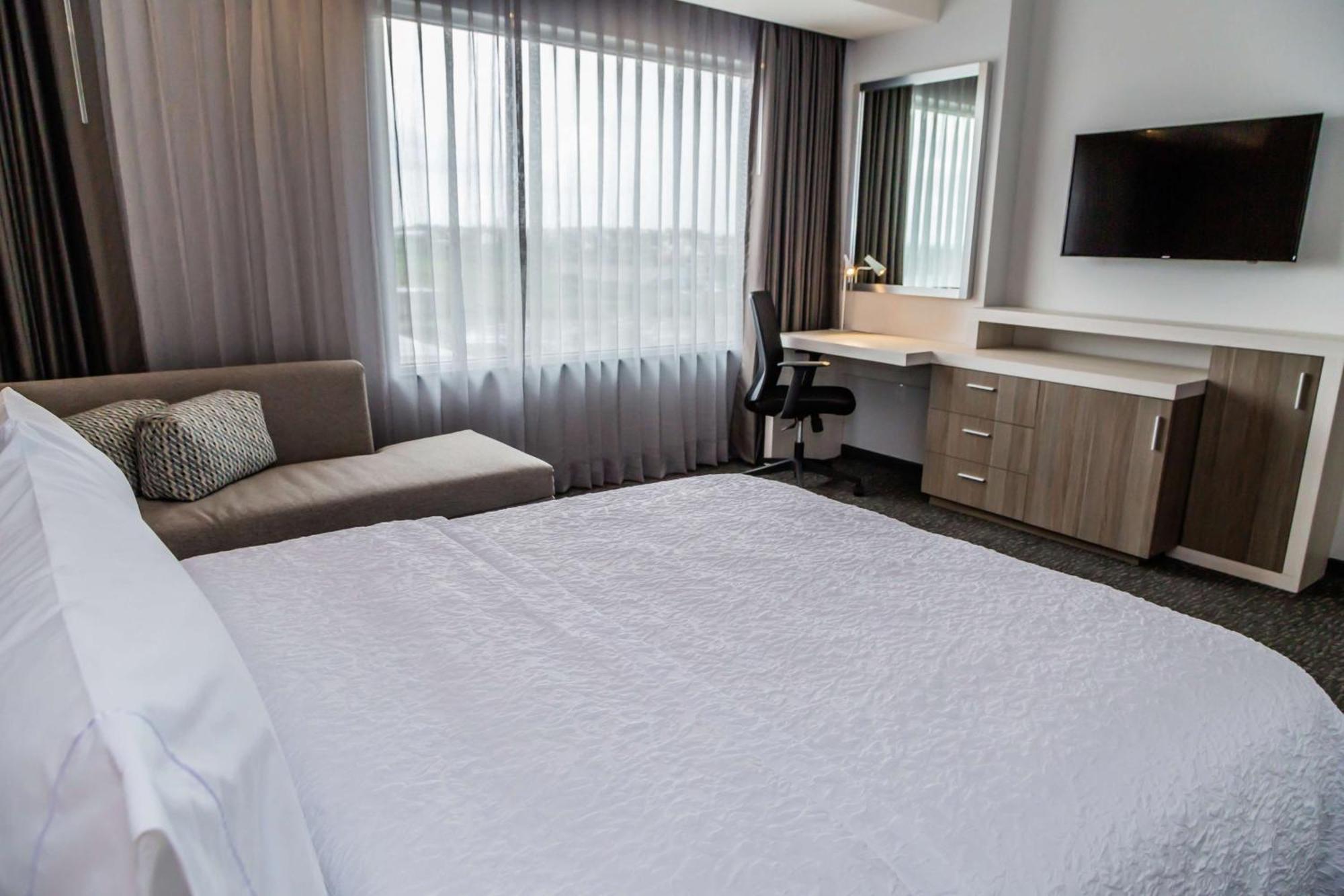 Hotel Hampton & By Hilton Puebla