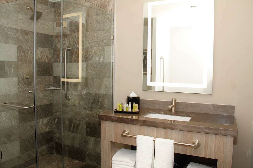 Hampton & By Hilton 3*